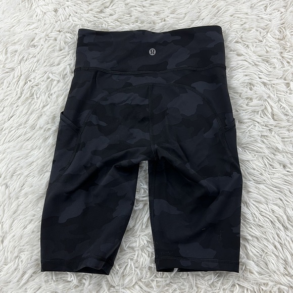 Lululemon Invigorate High-Rise Short 10" Heritage 365 Camo Deep Coal Multi - Picture 5 of 5